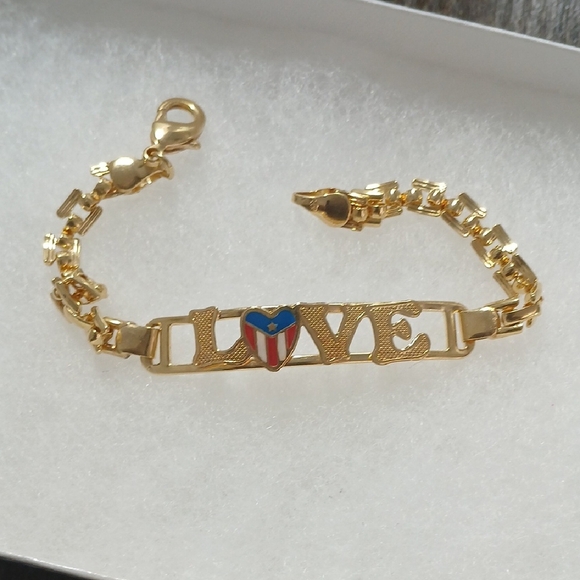 Gold Love Bracelet - Picture 4 of 6